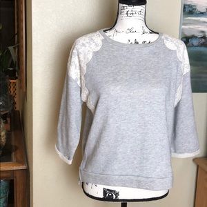 Dantelle Woman’s Sweater Top